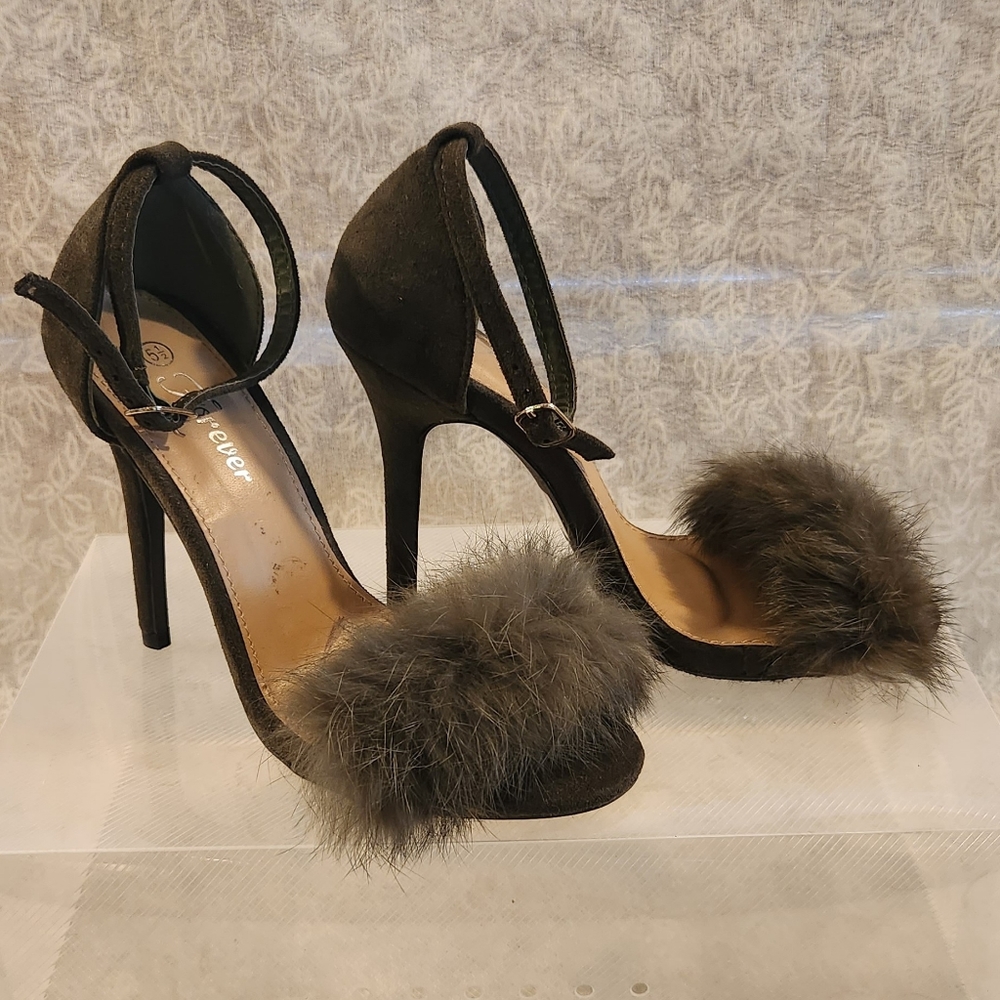 Suede & Feather Stiletto, Olive Green - size 5.5